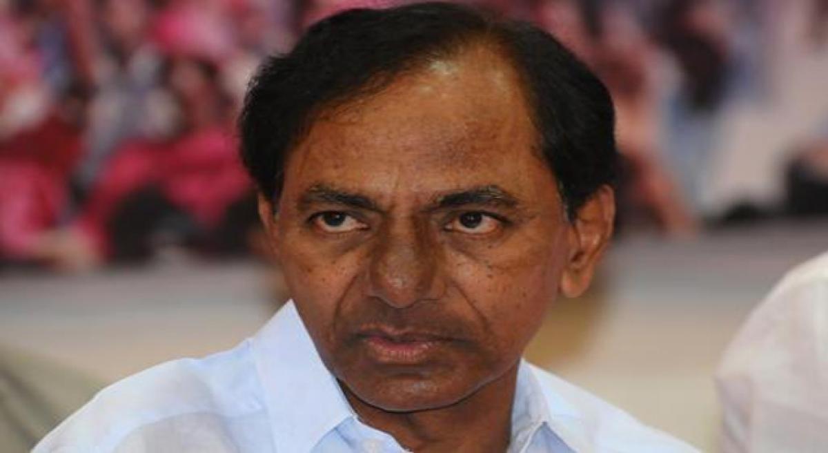 KCR leaves for Delhi