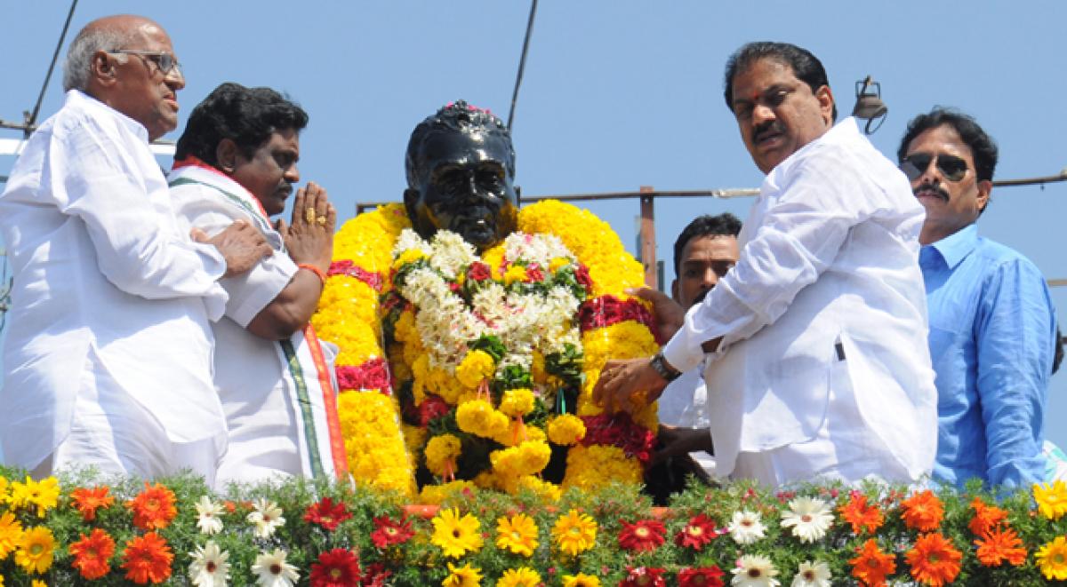 Rich tributes paid to Andhra Kesari