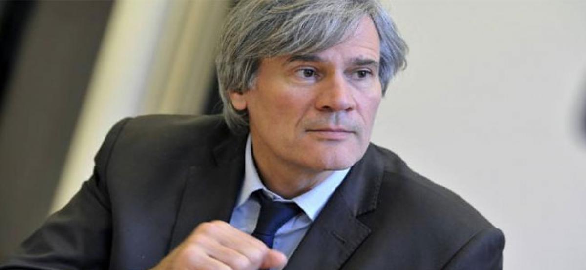 French Minister of Agriculture Stephane Le Foll To Create Animal Abusers Crime