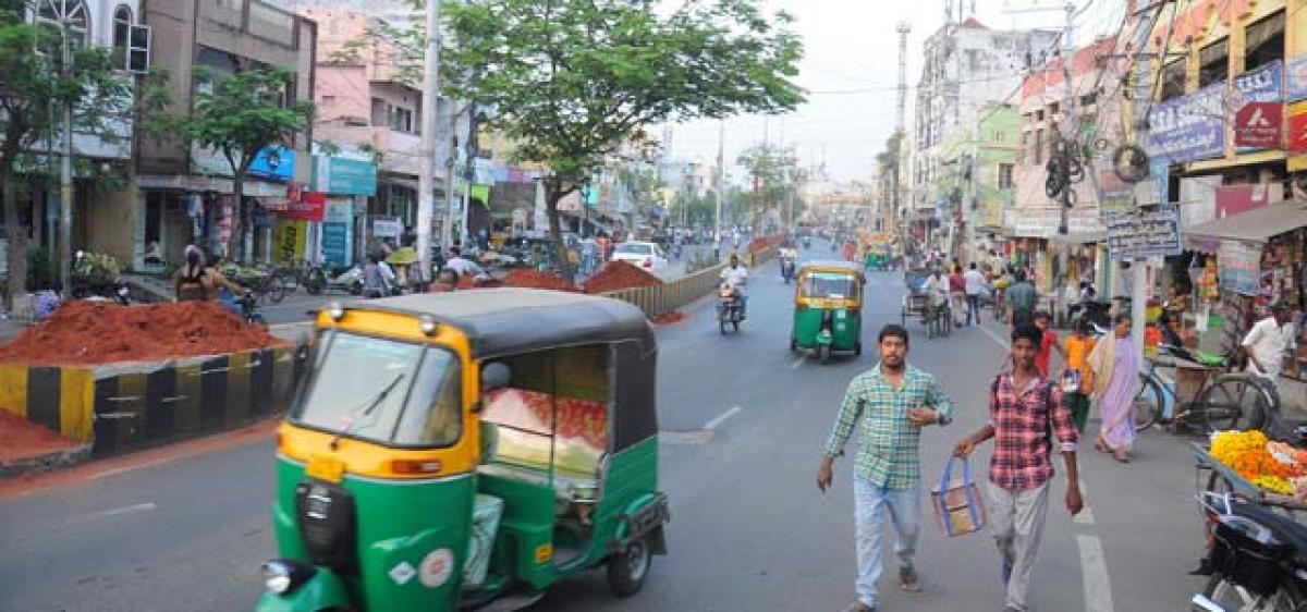 Residents jittery over KT Road expansion in Vijayawada