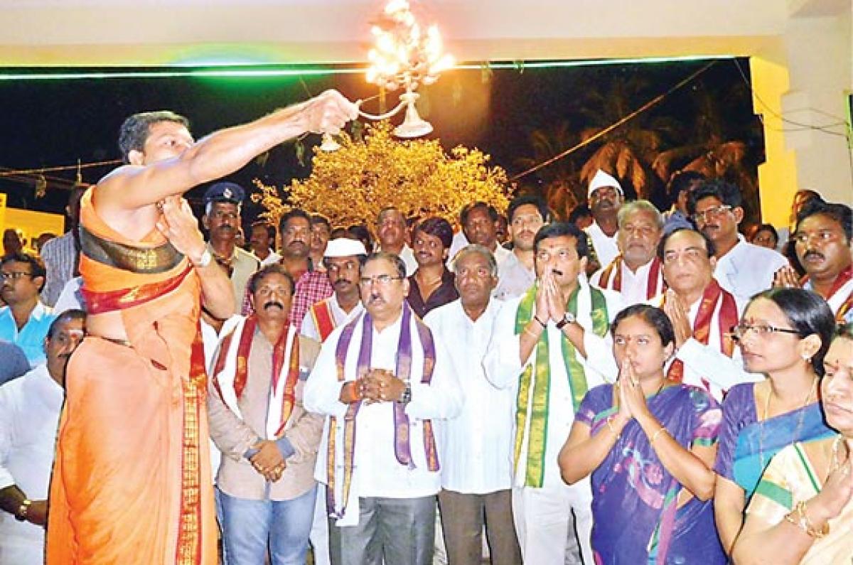 Low turnout at Antya Pushkaralu