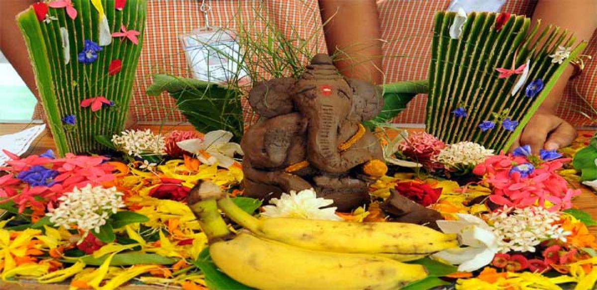 Free clay Ganesh idols distributed