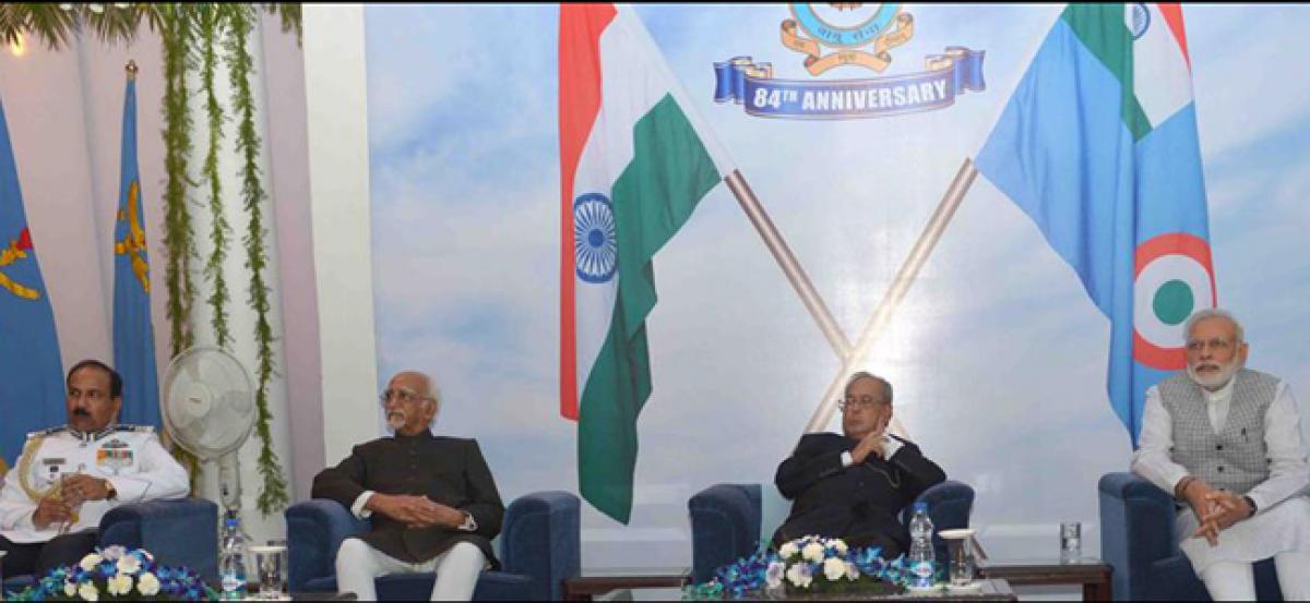 President Pranab Mukherjee applauded IAF, Greets IAF on its 84th anniversary 