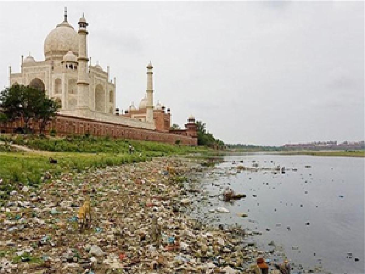 Yamuna pollution threatens Taj: parliamentary panel