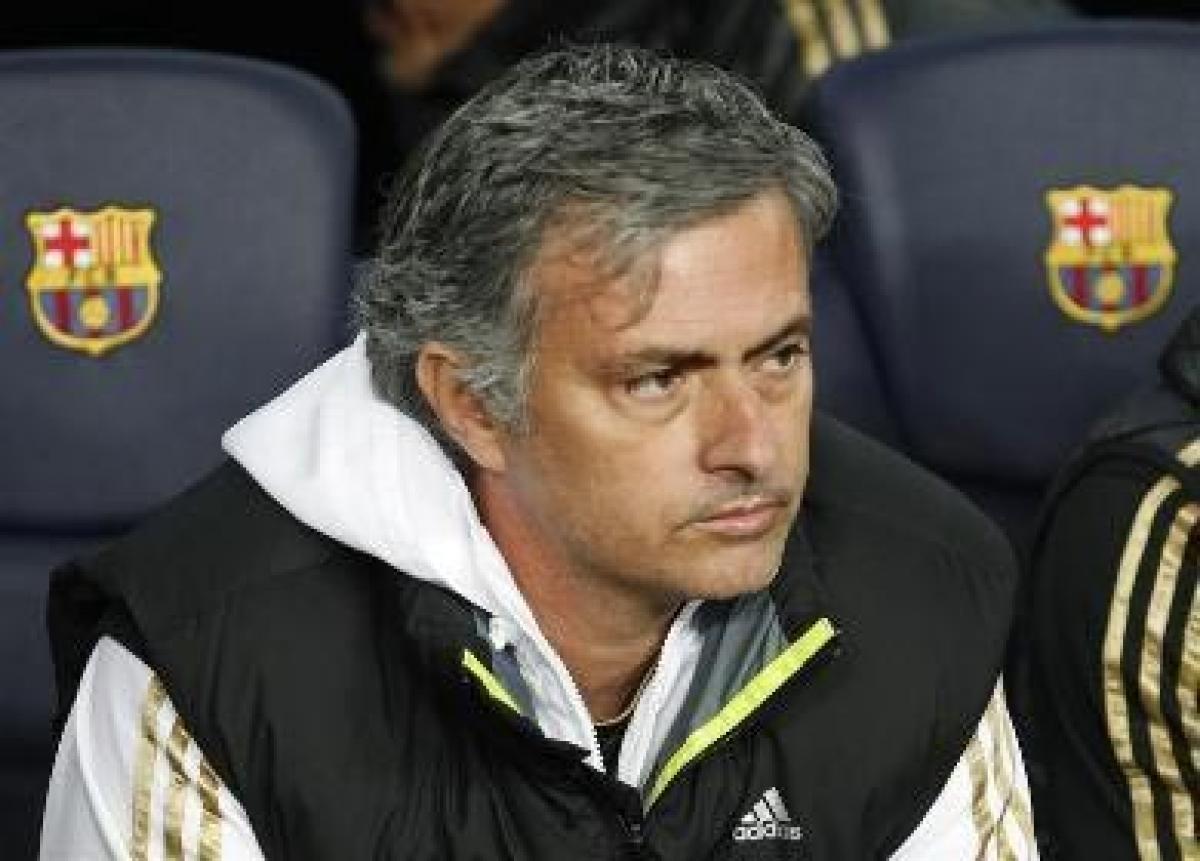 Why Chelsea manager Jose Mourinho was sacked?