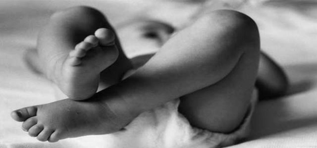 7 arrested for selling newborn baby