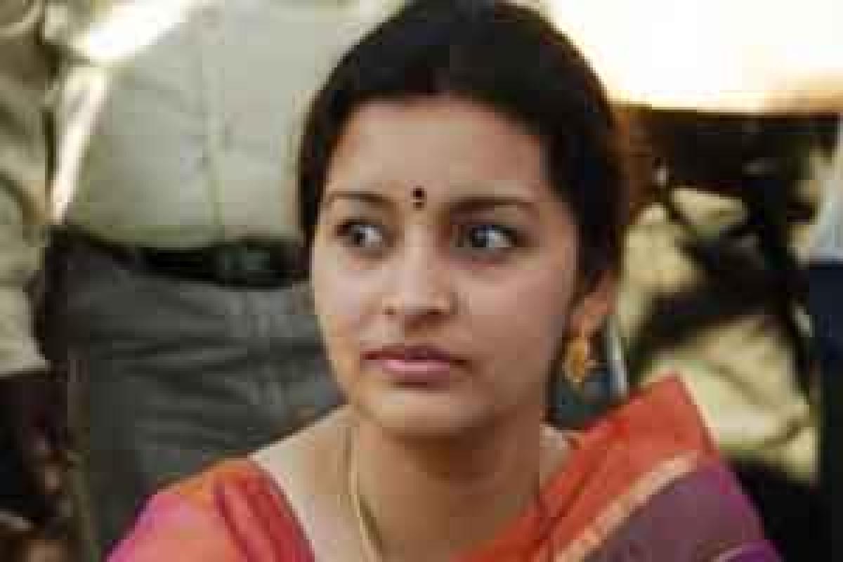 Renu Desai slams private schools over skin show in school books