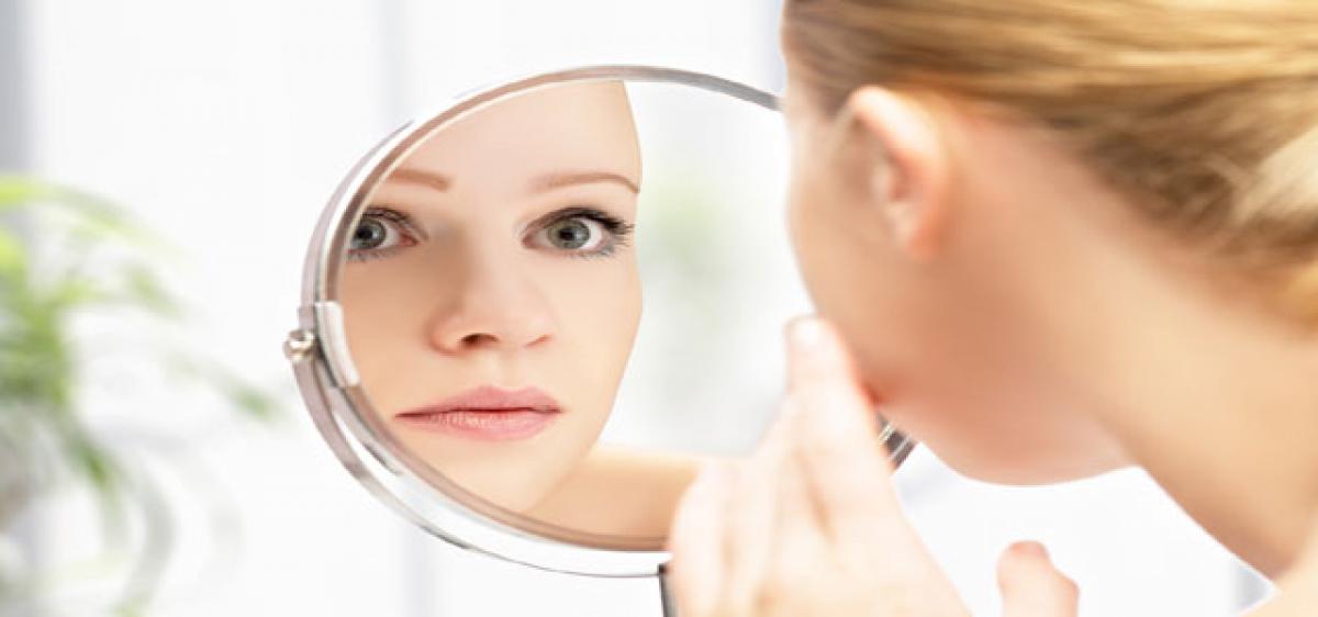 Acne sufferers can look young for long