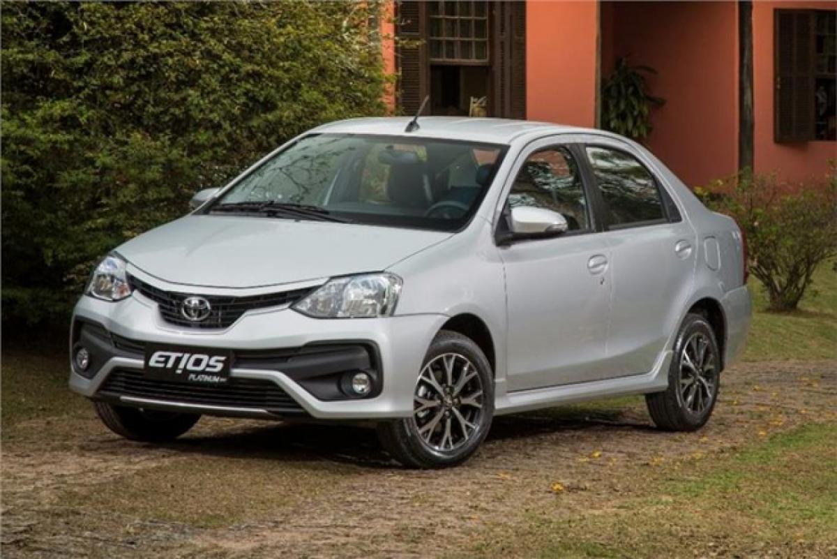 Toyota unveils new variants - Etios and Liva