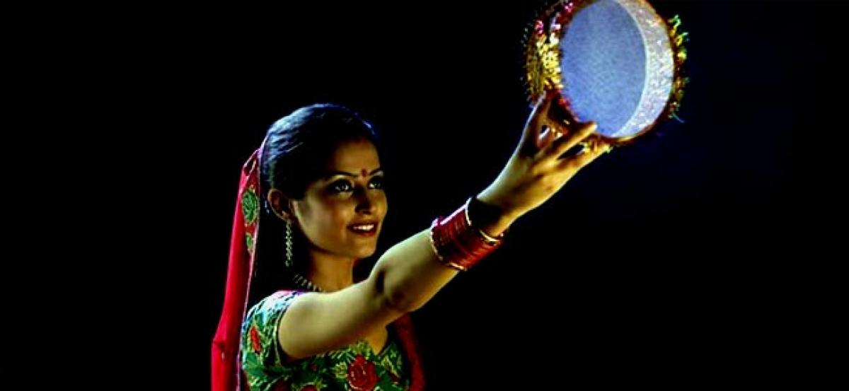 Last minute tips for glowing skin on Karwa Chauth