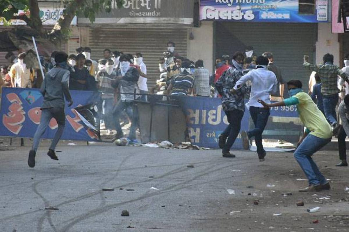 Curfew in Mehsana as Patel community calls for Gujarat bandh