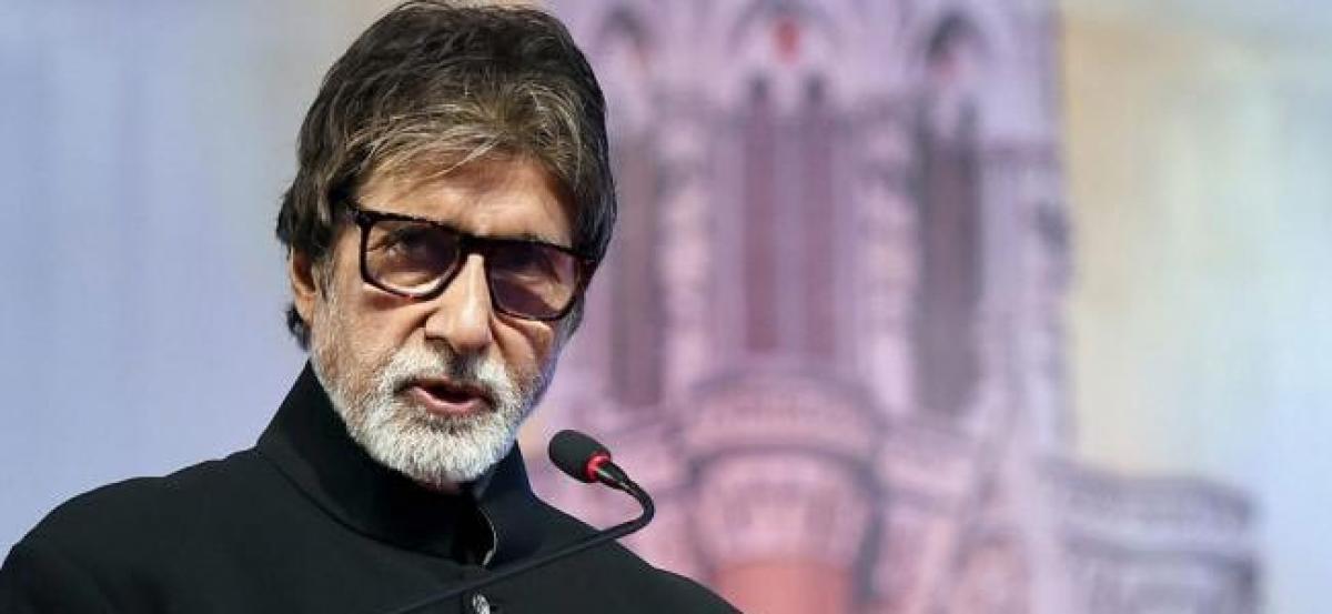 Amitabh Bachchan strains his neck again