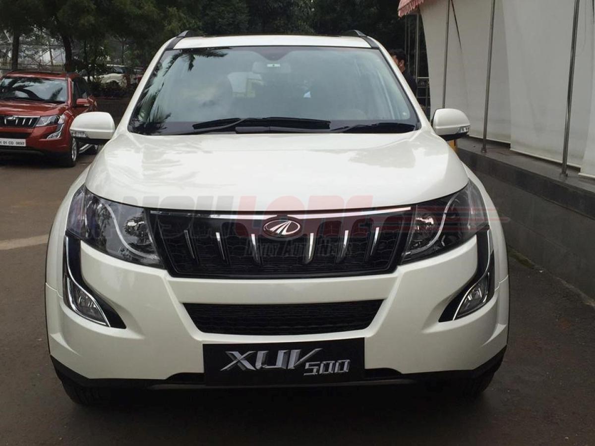How much does Mahindra XUV500 W8 AT cost in Kenya?