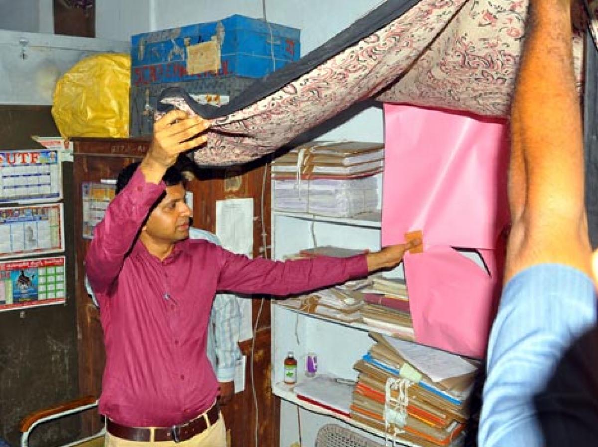 District Collector inspects government offices