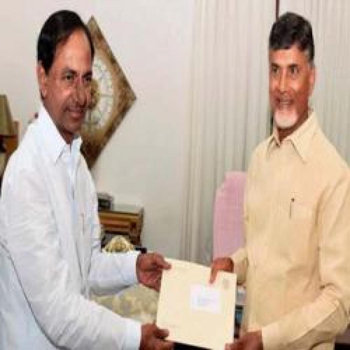 KCR invites Chandrababu for Chandi Yagam