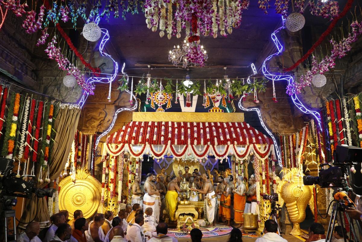 Fruits make their way at Snapana Thirumanjanam