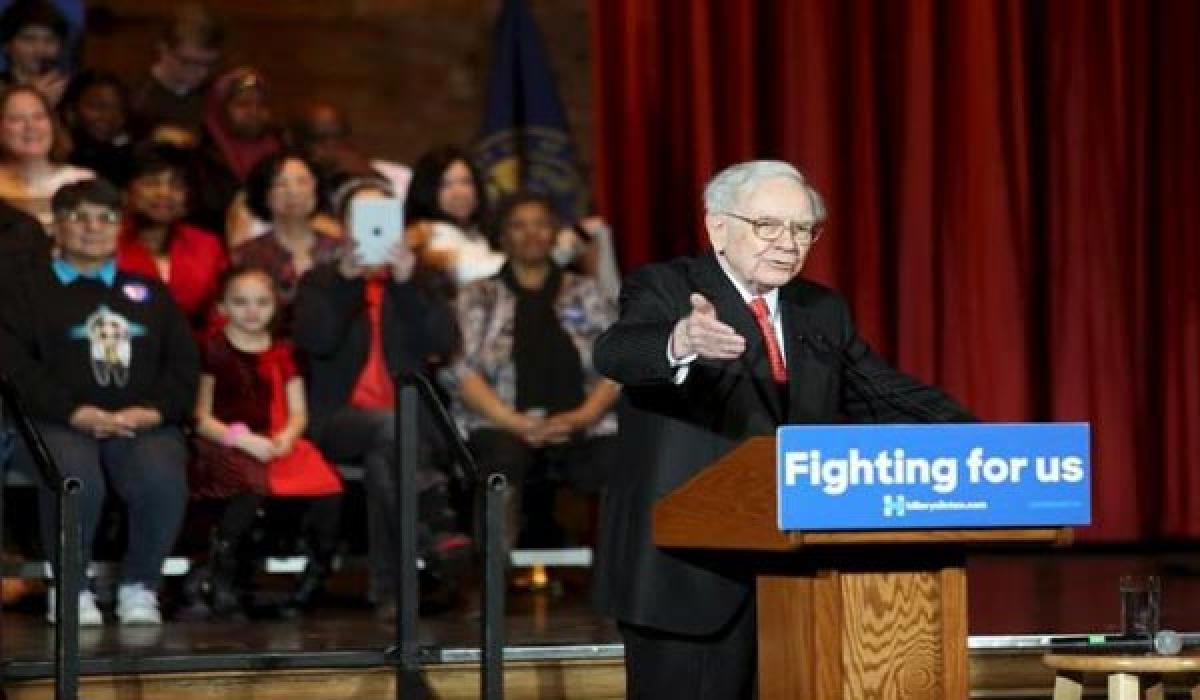 Billionaire investor Warren Buffett questions Trumps business skills