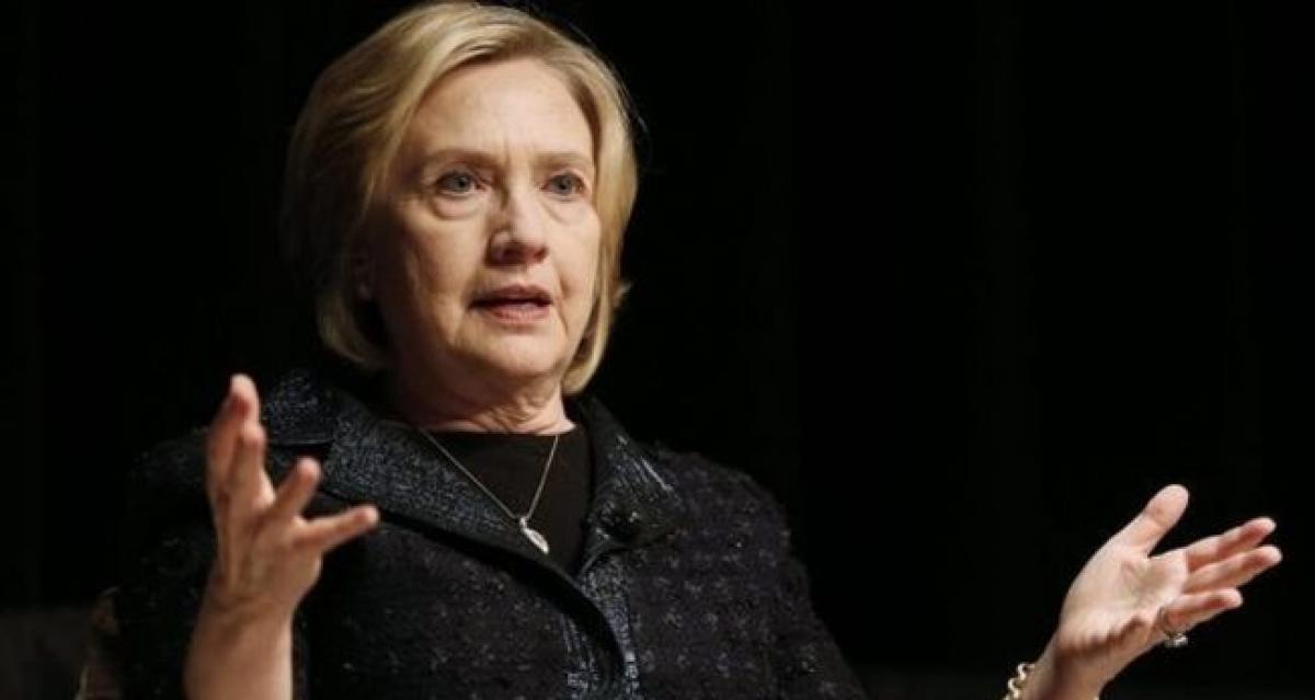 Clinton declines to apologise for nagging email controversy