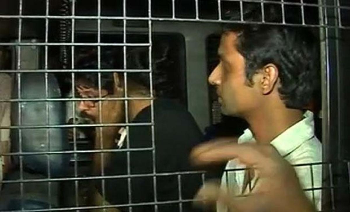 Five FTII students held in midnight crackdown on rioting charges