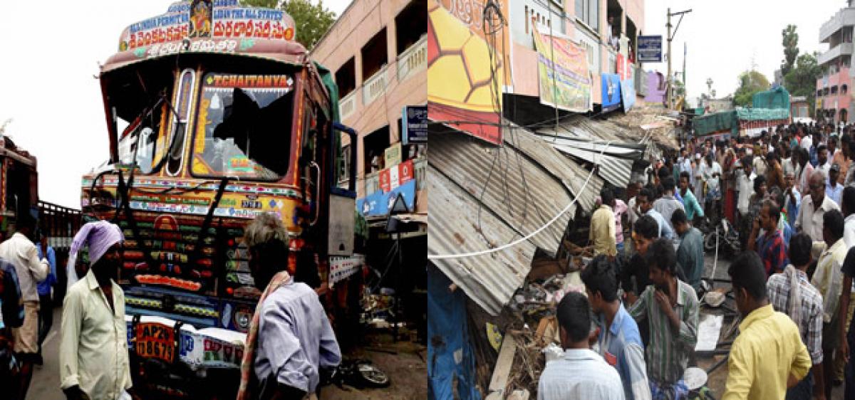 Truck mows down 15 in Chittoor dist