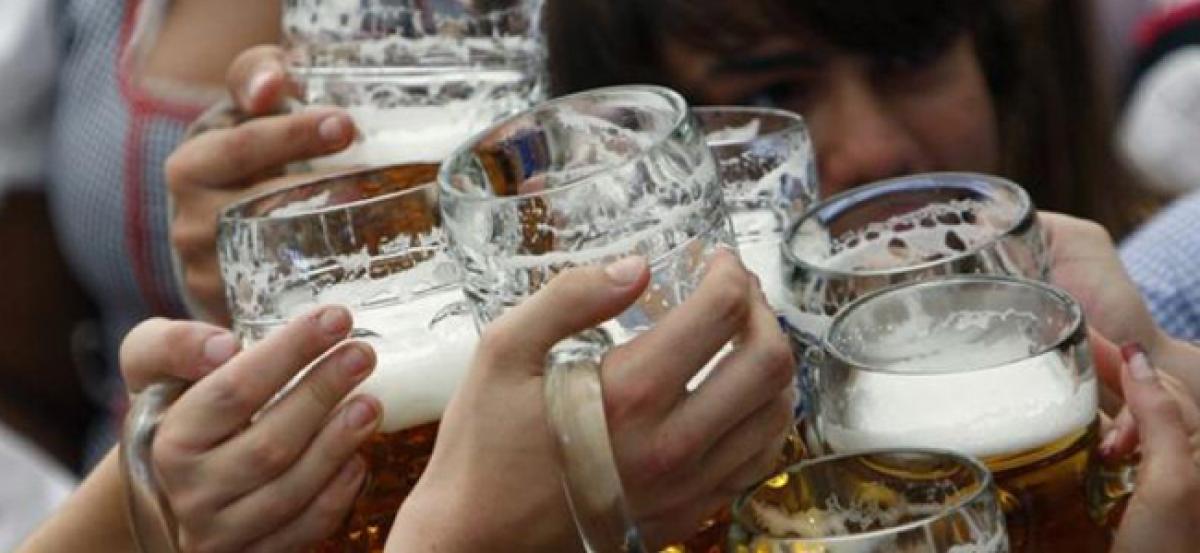 Grab a Beer as Drinking alcohol make people more sociable says Study 