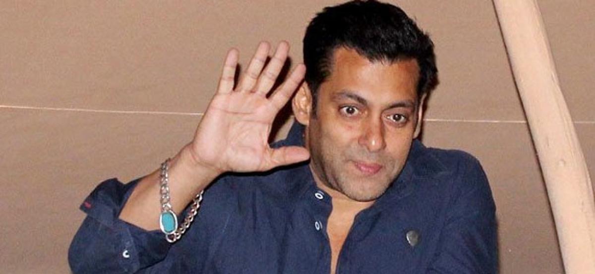 Salman Khan wont leave parents for big, luxurious bungalow