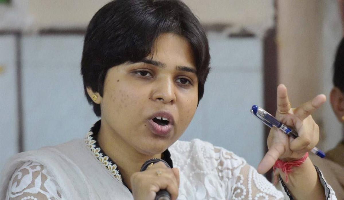 Senas threat wont work, will go to Haji Ali on April 28: Trupti Desai