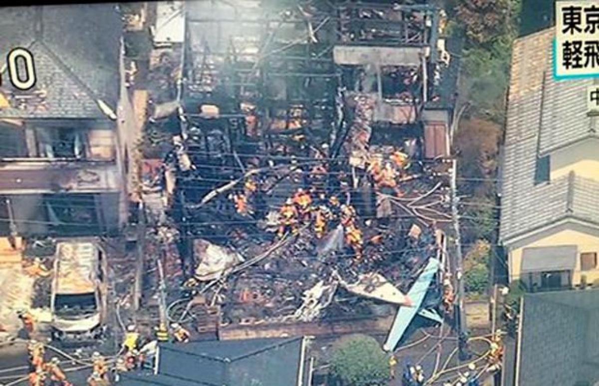 Small plane crashes into Tokyo residential area