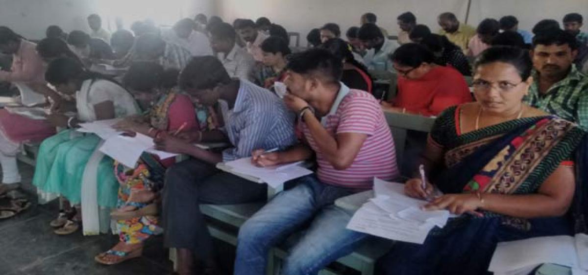 Mass copying in Nagarjuna University distance exams