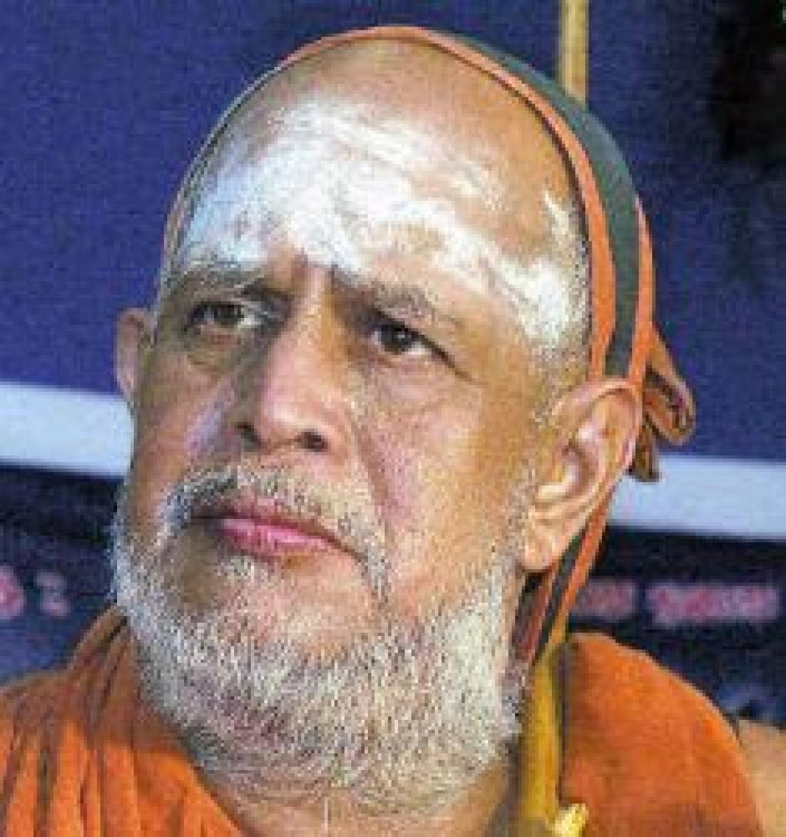 Jayendra Saraswathi hospitalised