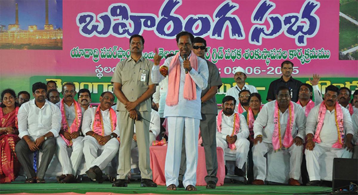 KCR breathes fire at Naidu