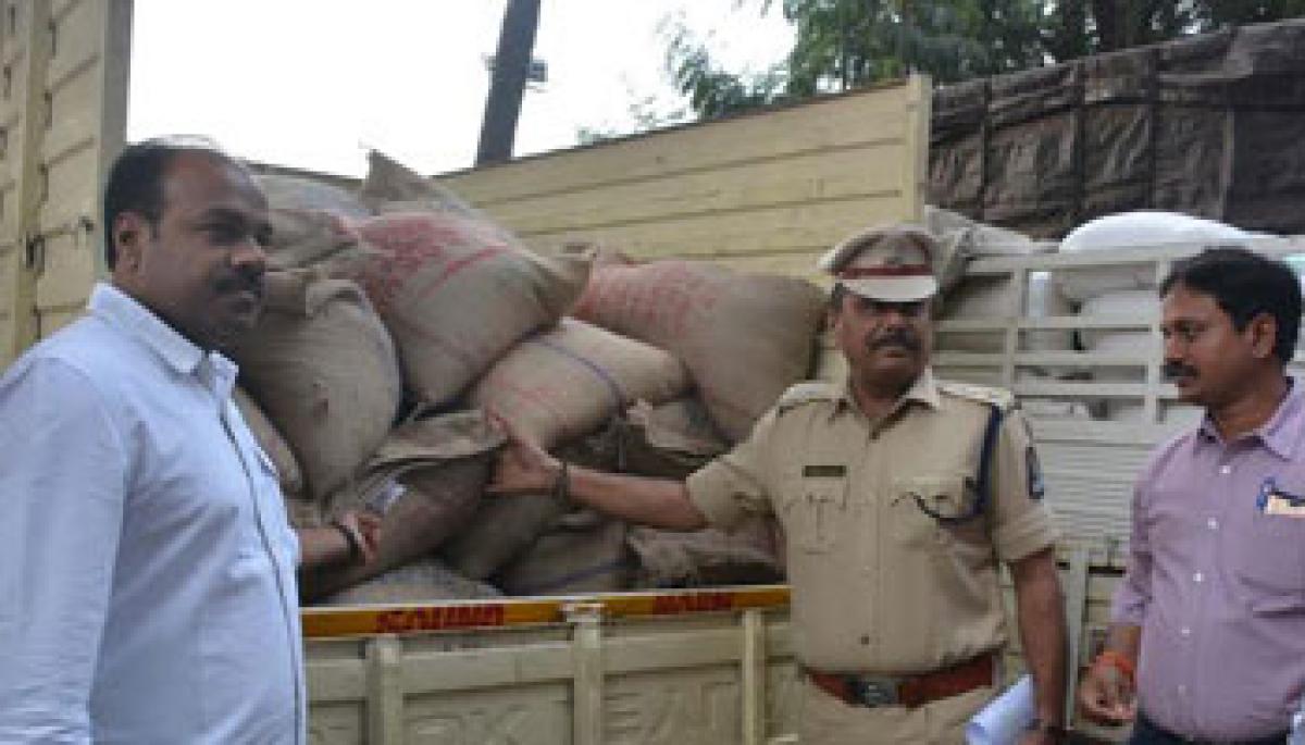 120 quintals of PDS rice, wheat seized