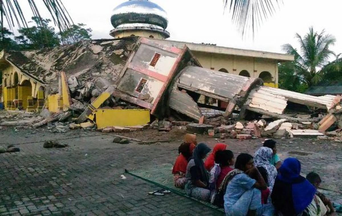 Earthquake of 6.4 magnitude strikes Indonesia, 54 killed