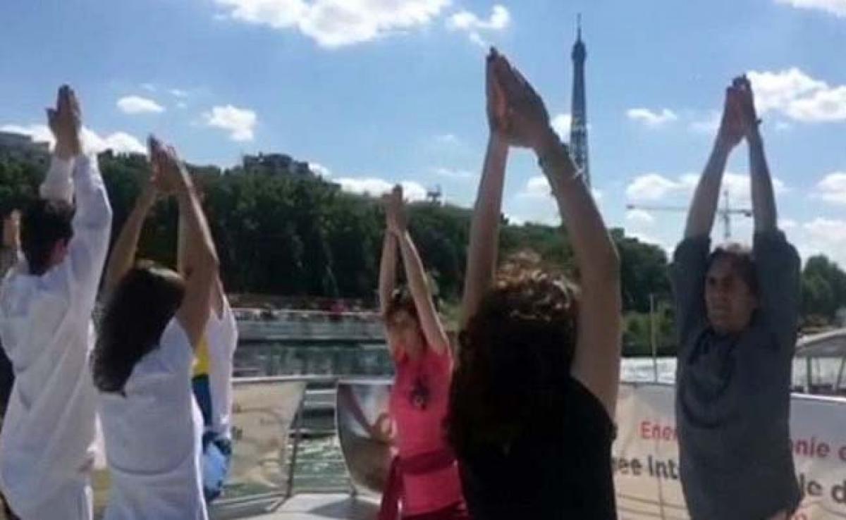 Yoga sets French record in Paris