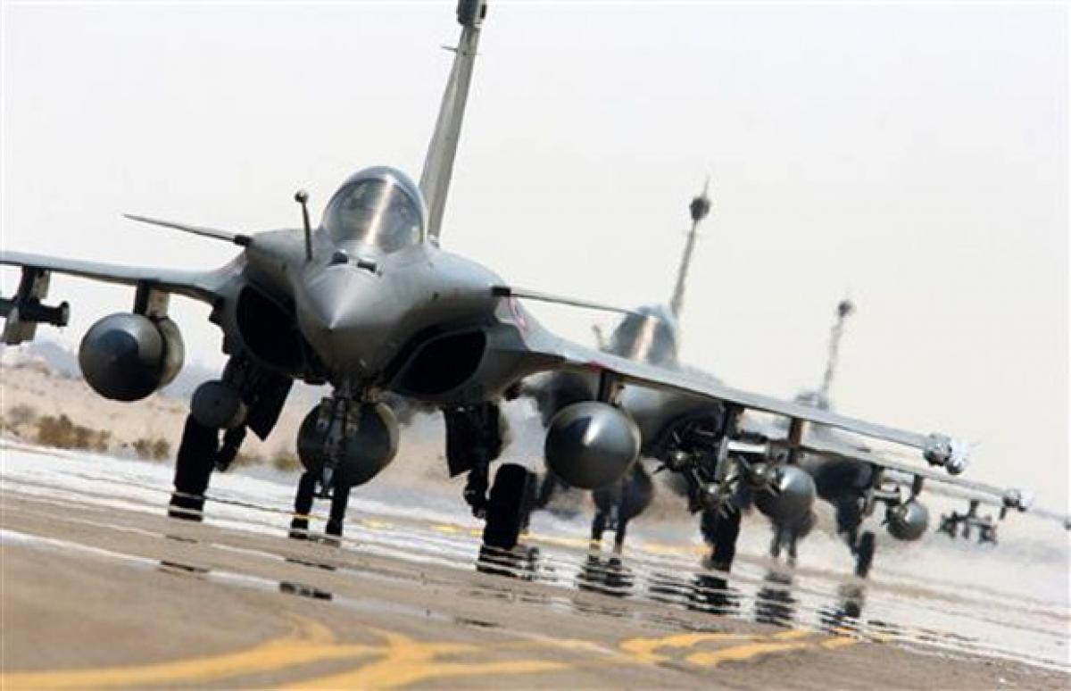 France hits IS targets in Syria a second time: Defence Minister