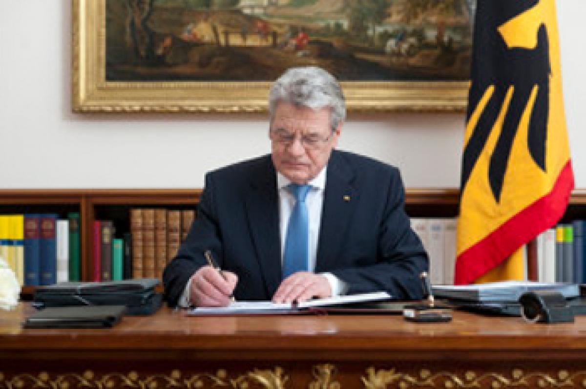 German President urges swift refugee integration