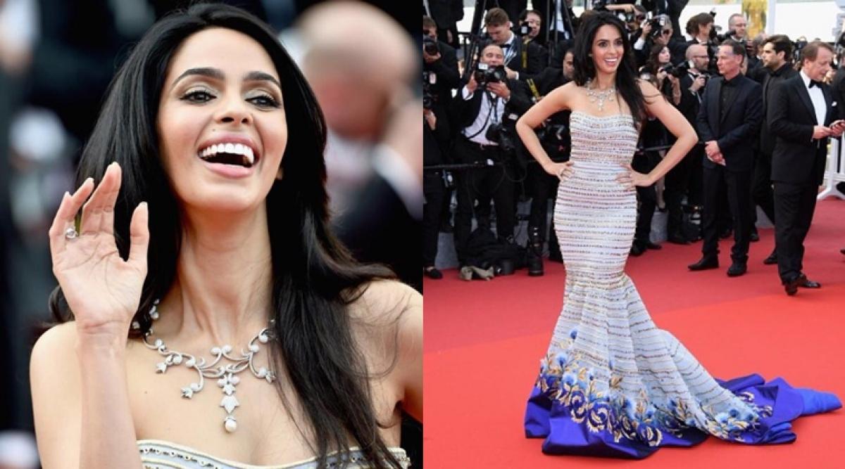 Check out: Mallika Sherawats attire at Cannes