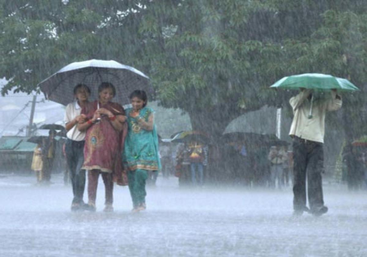 Heavy rains lash east UP