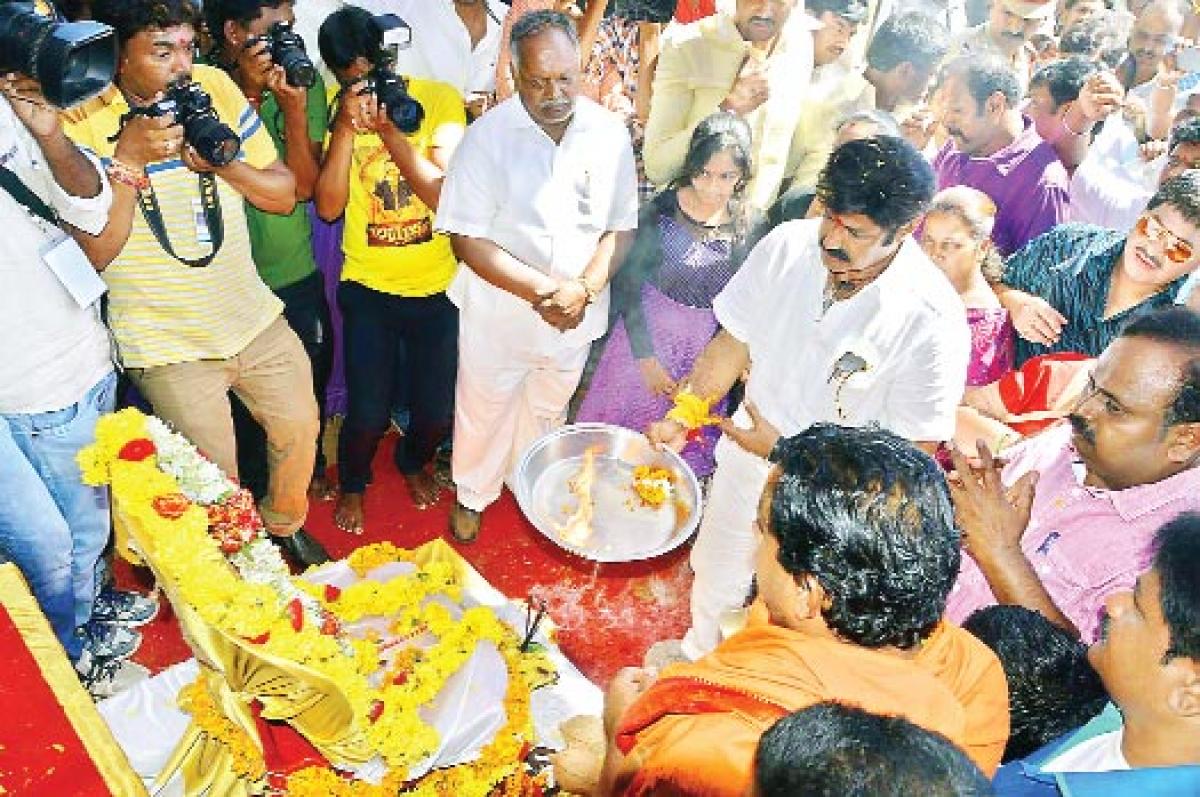 Lepakshi fete off to a colourful start