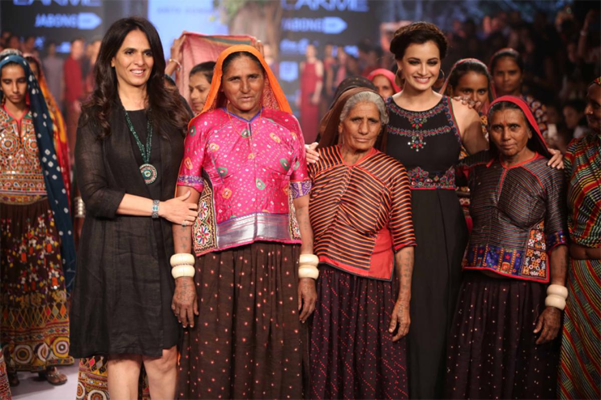 Gujarati craftswoman turn showstoppers for Anita Dongre at LFW