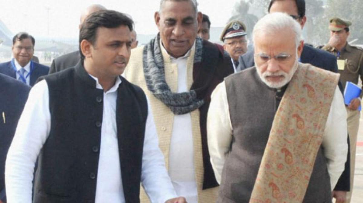 Akhilesh urges Modi to postpone budget in view of elections