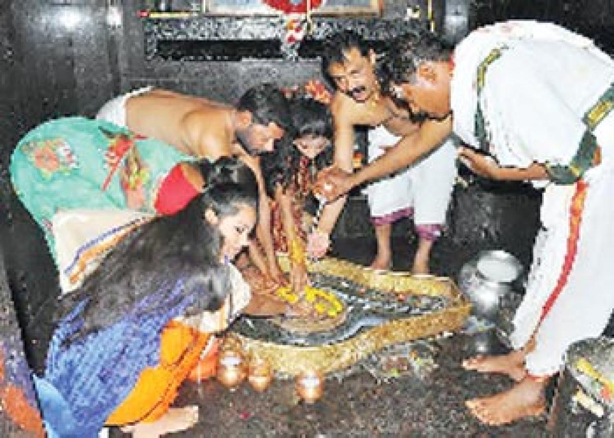 Maha Sivaratri celebrated with devotional fervou