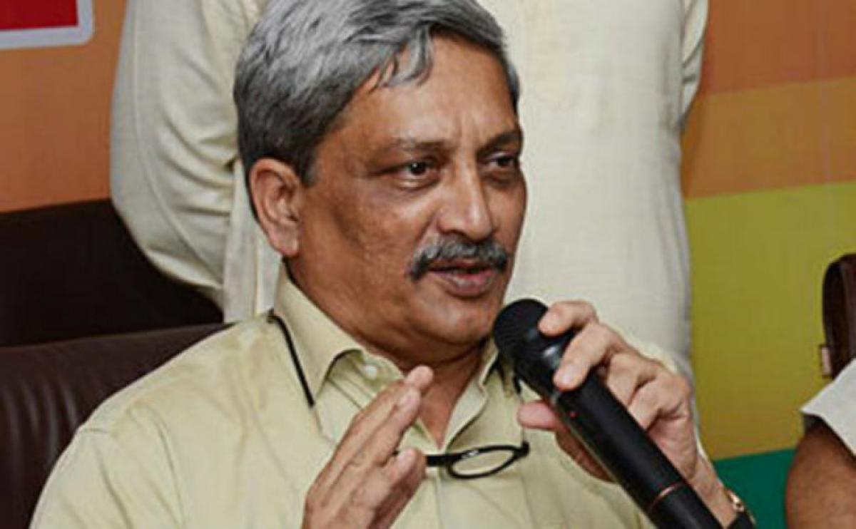Parrikar: Indian Army giving befitting reply to ceasefire violations