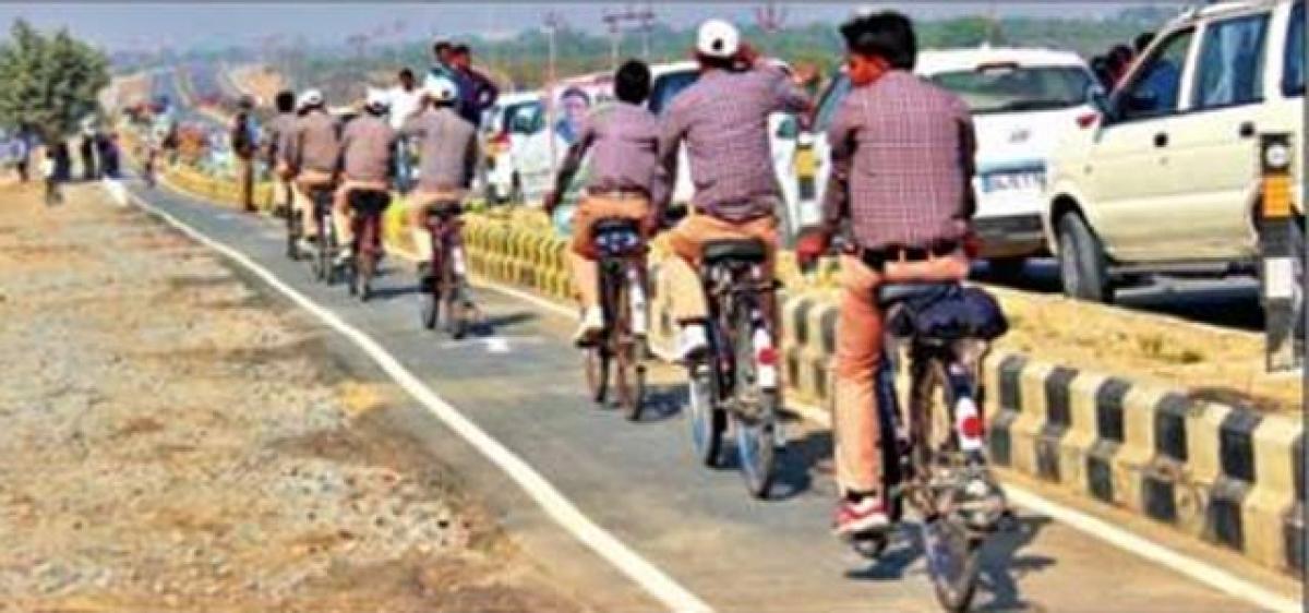 Krishna District cyclists make their way to Wagha Cycle Yatra