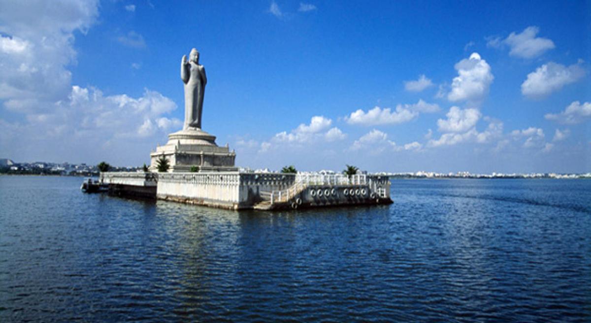 Floating gardens to keep Hussainsagar clean