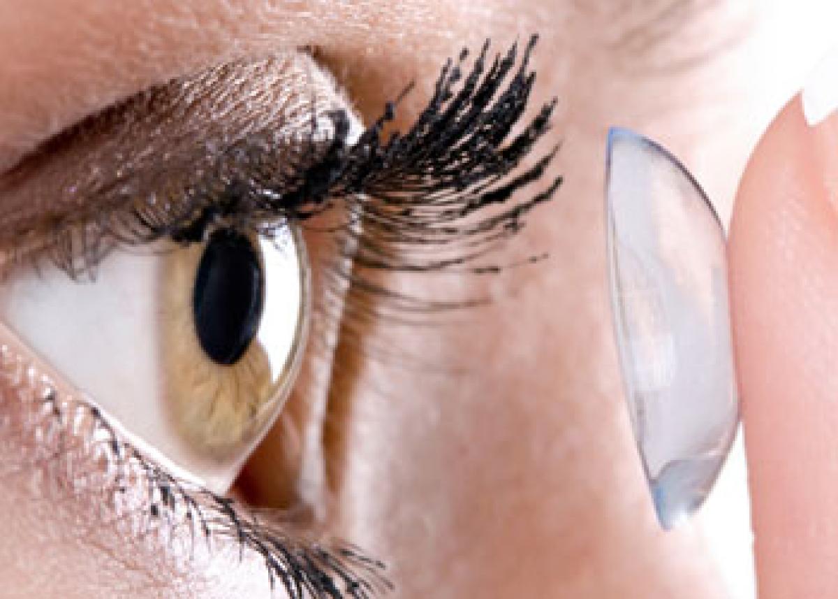 Contact lenses alter eye’s natural bacteria