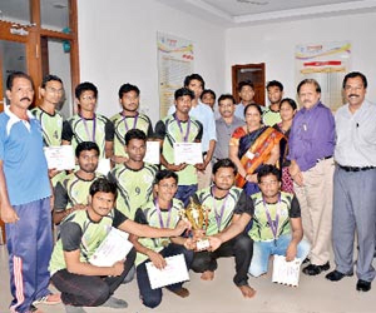 Vignan’s students felicitated