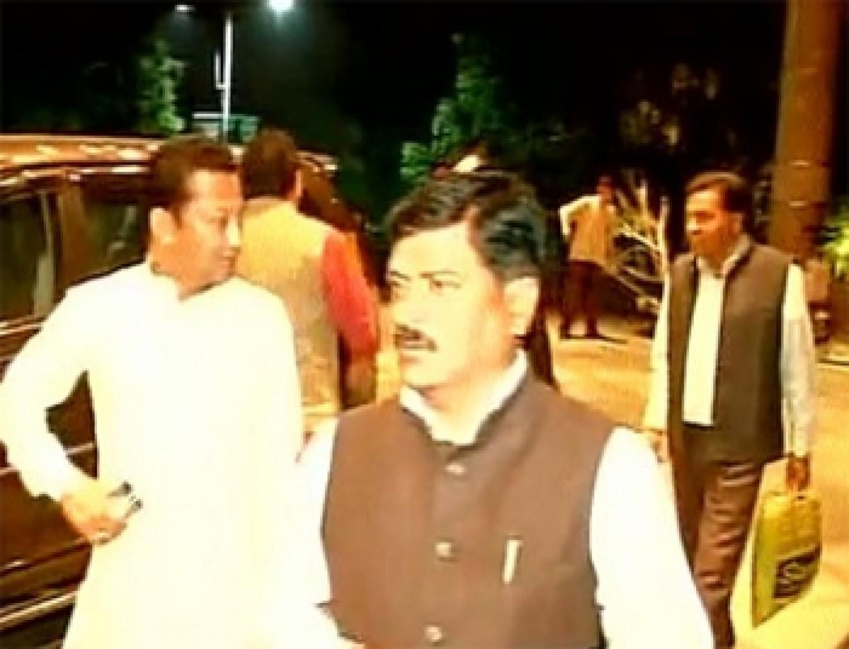 Uttarakhand crisis: 26 BJP MLAs, 9 rebel Congress MLAs fly to Delhi