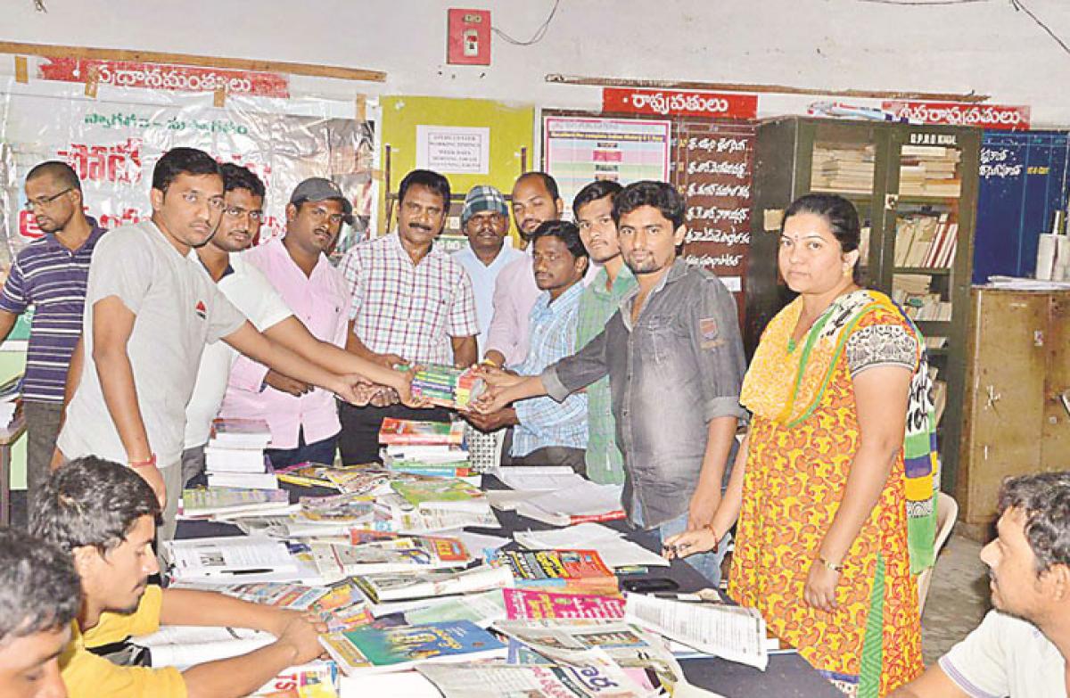 books-donated-to-study-centre