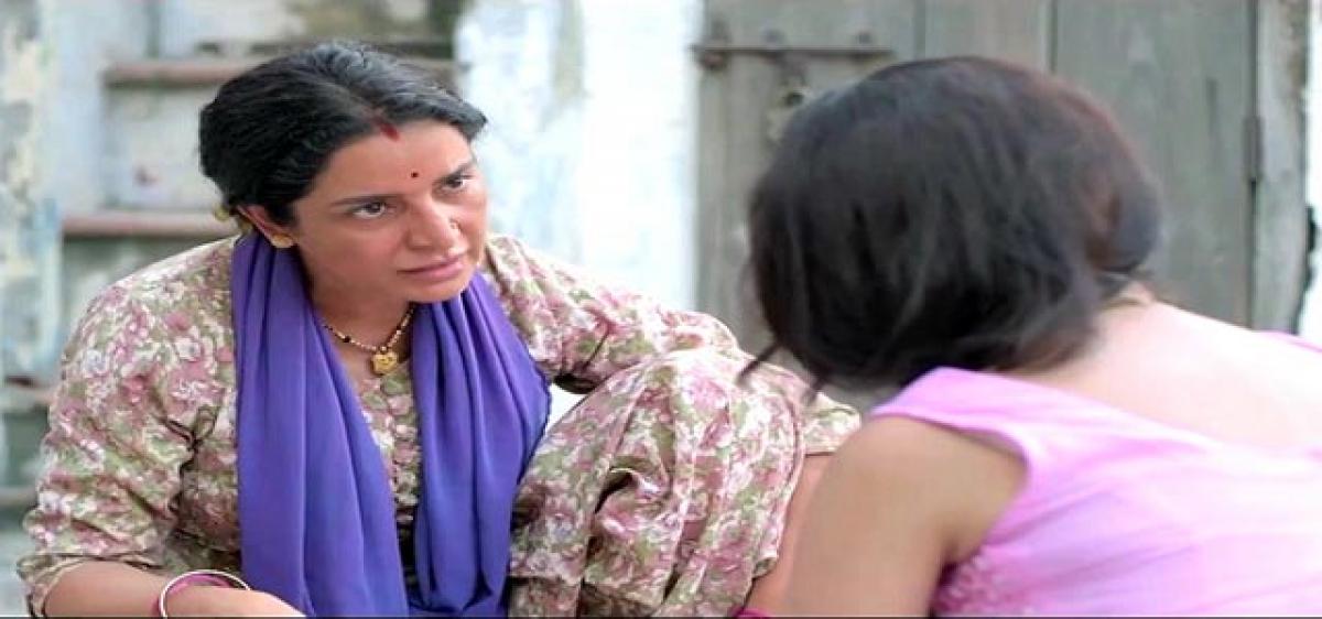 Non-heroine Tisca is Filmfare Best Actress